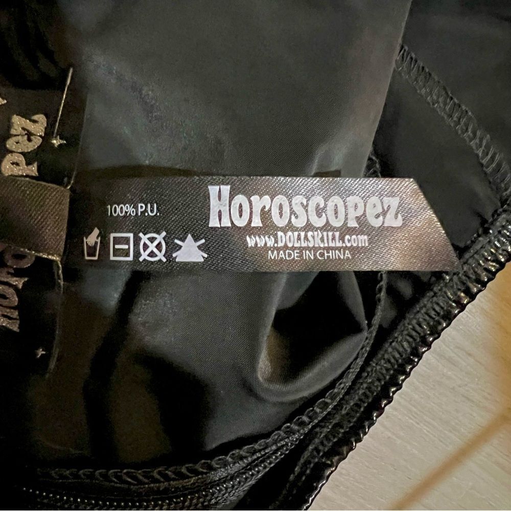 Horoscopez x Dolls Kill black patent miniskirt pink/purple metallic stars szM - Picture 12 of 15